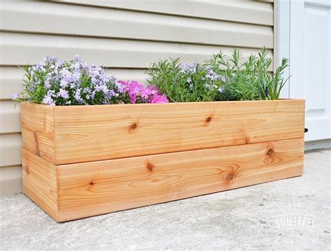 DIY Modern Cedar Planter - DIY Huntress