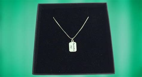 What Does It Mean When Someone Gives You a Necklace? – Fetchthelove Inc.