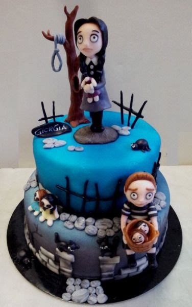 The Addams Family / Giada’s Cakes | Scary cakes, Family cake, Crazy cakes