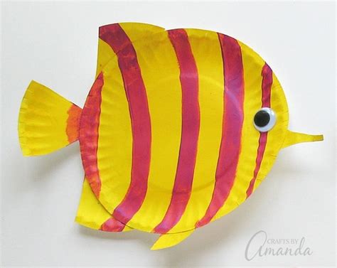 Paper Plate Tropical Fish: a vibrant and fun paper plate kid's craft!