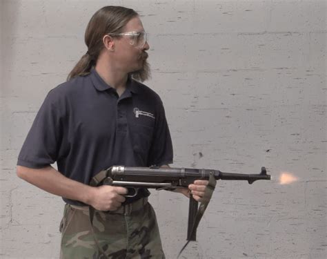 Shooting an MP-40 (Video) – Forgotten Weapons