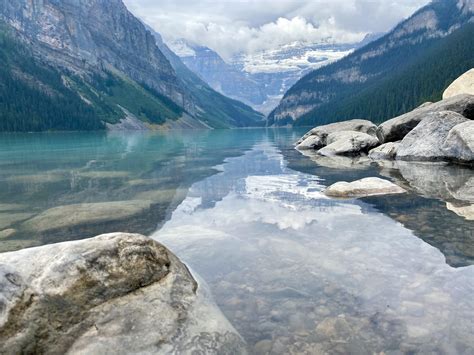 Lake Louise, Banff [4032x3024] [OC] : r/EarthPorn