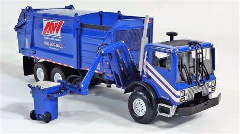 Toys & Hobbies First Gear Republic Services Garbage Truck Collectible ...