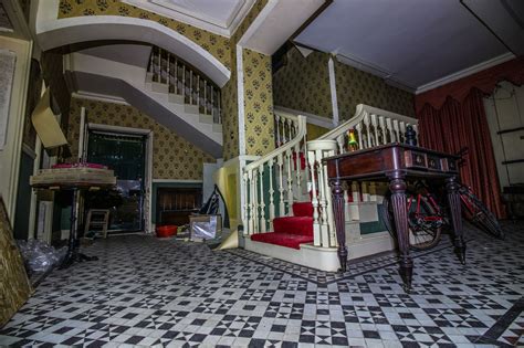 Inside the creepy abandoned 150-year-old mansion - all the pictures ...