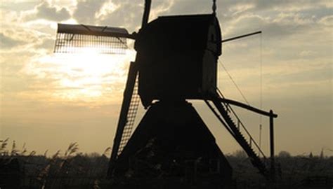 How Do Grain Windmills Work? | Sciencing