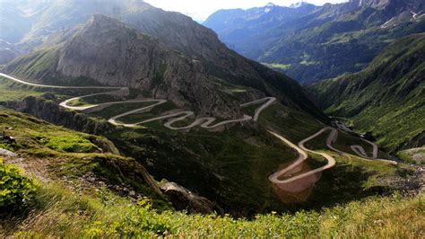 10 Most Dangerous Roads in the World -EALUXE.COM