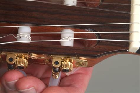 How to Tie Classical Guitar Strings - The Metal Wound