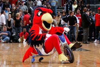 Harry Hawk.The Atlanta Hawks Mascot. | Mascot, Sports wallpapers, Red ...