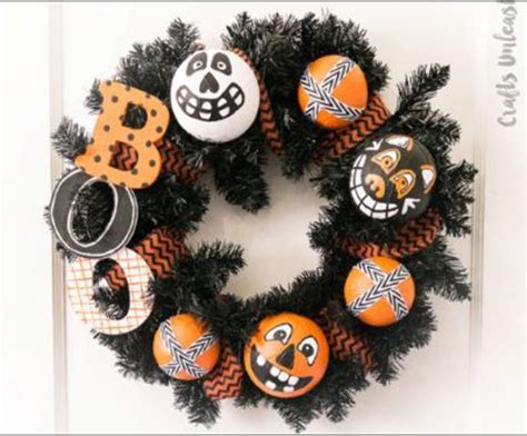 29 Best Halloween Wreaths to Make - FeltMagnet