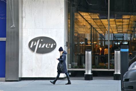 Pfizer World Headquarters - Manhattan Sideways