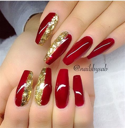 Red and gold nail inspo | Red and gold nails, Gold nails, Xmas nails