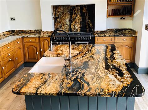 Magma Gold Granite Worktops | Plan de travail en pierre, Décoration ...