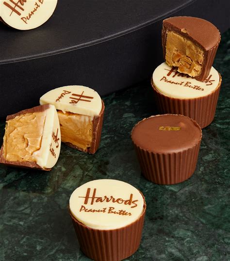 Harrods Belgian Milk Chocolate Peanut Butter Cup Selection (1kg ...