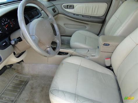 2000 Nissan altima gxe interior