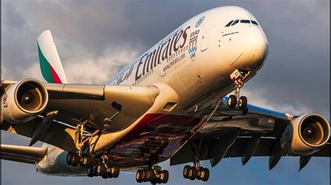 [Approach and Landing]Emirates Airbus A380 landing in Mauritius (Ssr ...