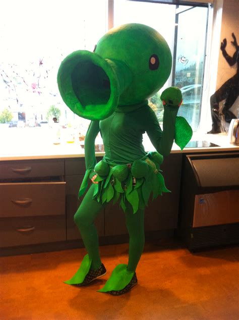 Pea shooter halloween costume - Plants vs. Zombies Photo (32632828 ...