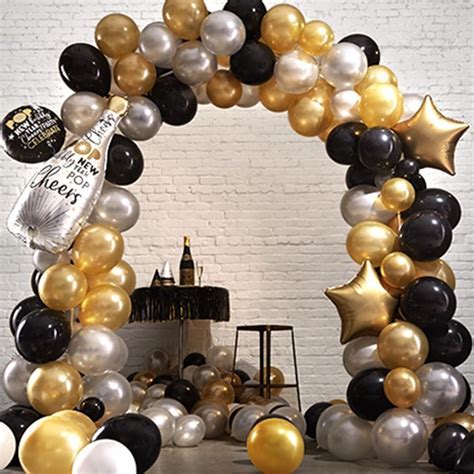 2020 New Year's Eve Decorations & Party Supplies | Party City | New ...