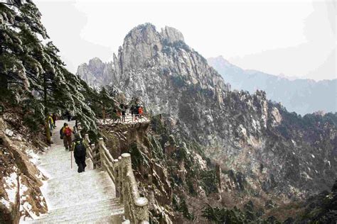 Guide to Hiking China's Yellow Mountains