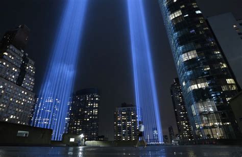 Powerful 9/11 Tribute in Light shines over New York as world remembers ...