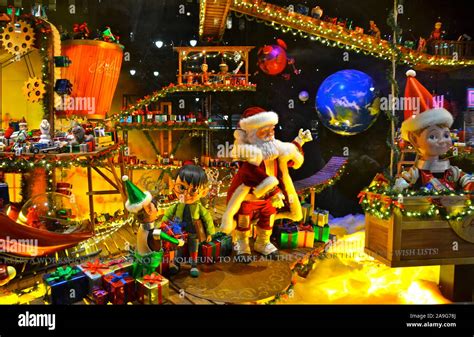 Holiday window display at MACY'S, New York City Stock Photo - Alamy