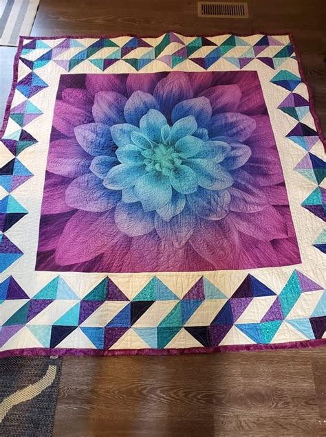 Pin by Darce Ovel on Quilts | Flower quilts, Colorful quilts, Patchwork ...