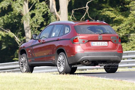 Spyshots: BMW X1 in Cherry Red Guise - autoevolution