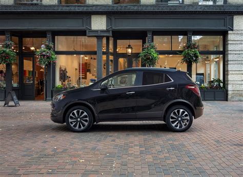 The 2022 Buick Encore Isn't Getting the Big Changes It Needs