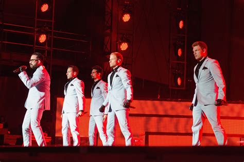 VJBrendan.com: Backstreet Boys Concert Shut Down By Chicago Police