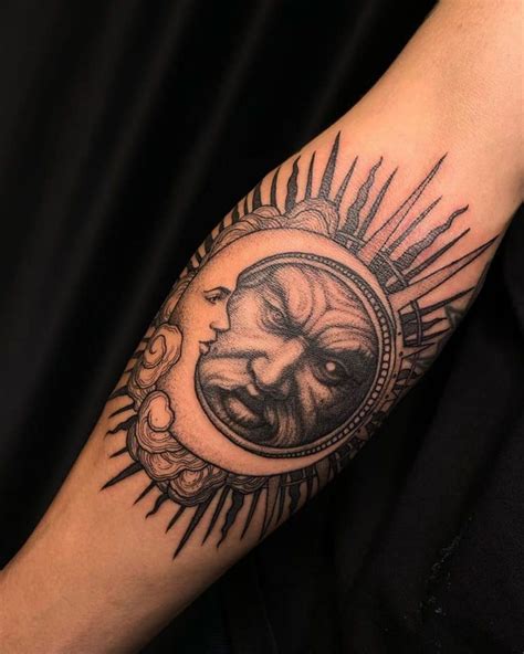 35 Hot Sun and Moon Tattoos Ideas