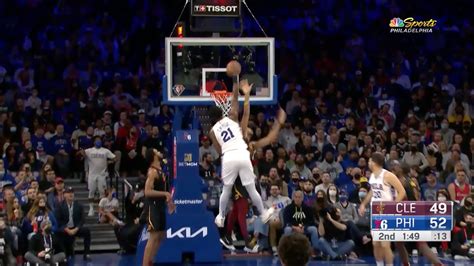 Joel Embiid Baptizes Jarrett Allen On Wild Dunk 😱 - YouTube