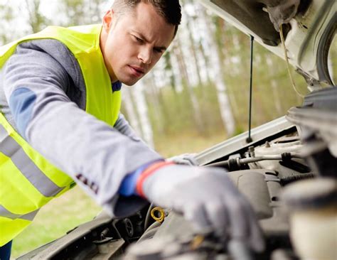 7 tips to stay safe while towing on the side of the road