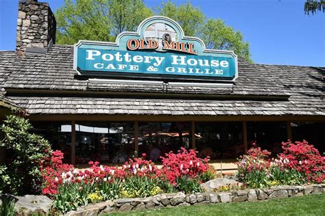 Pottery House Cafe and Grille: A Southern Mountain Dining Experience