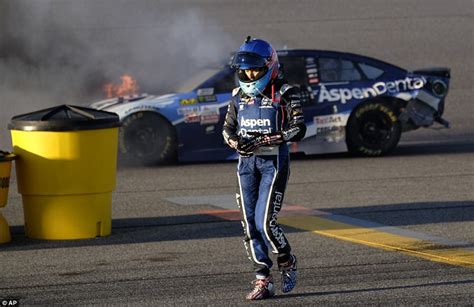 Danica Patrick crashes in final NASCAR race | Daily Mail Online