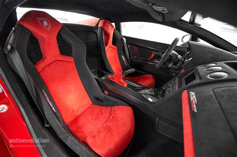 LAMBORGHINI Gallardo Super Trofeo Stradale Review - autoevolution