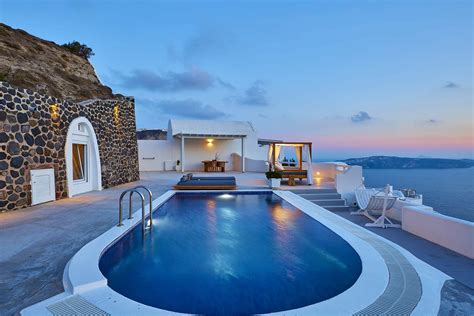 Caldera Honeymoon Villa in Santorini