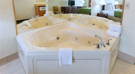 Jacuzzi Room Hotels In Michigan - bestroom.one