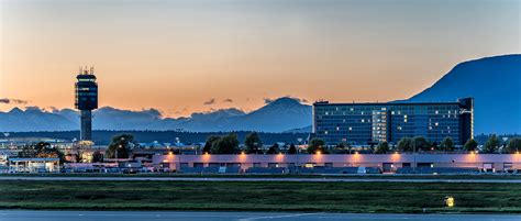 Fairmont Vancouver Airport - Luxury Hotel in Richmond (Canada)