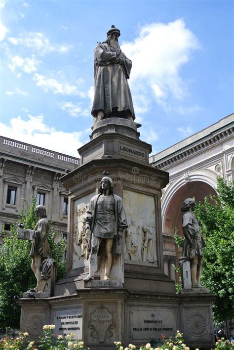 Leonardo Da Vinci Statue in Milan, Italy Stock Photo - Image of ...