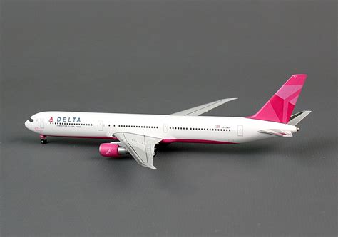 Daron HE562393 HERPA DELTA 767-400 Model Airplane (1:400 Scale), Pink ...