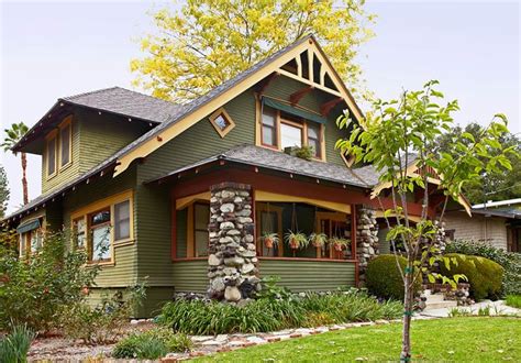 Pasadena Bungalow with Original Woodwork | Craftsman bungalows ...