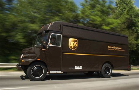 These Old School Photos Show The Evolution Of UPS' Big Brown Delivery ...