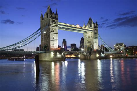 Tower Bridge And London Bridge - Travel Guide & Things To Do | Found ...