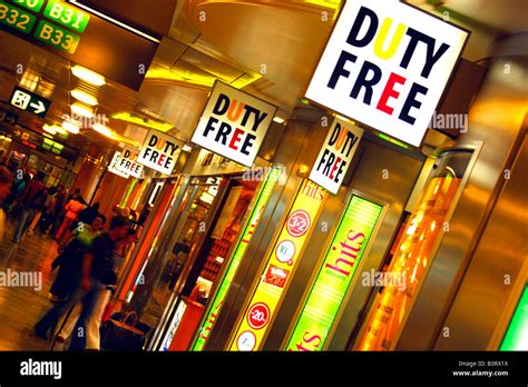 Shop duty free airport madrid hi-res stock photography and images - Alamy