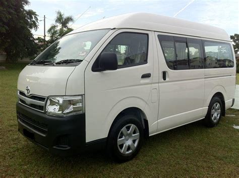 KERETA SEWA MURAH LANGKAWI: Toyota Hiace 11 Seater Van utk disewa