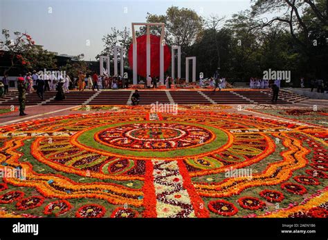 Shahid minar hi-res stock photography and images - Alamy