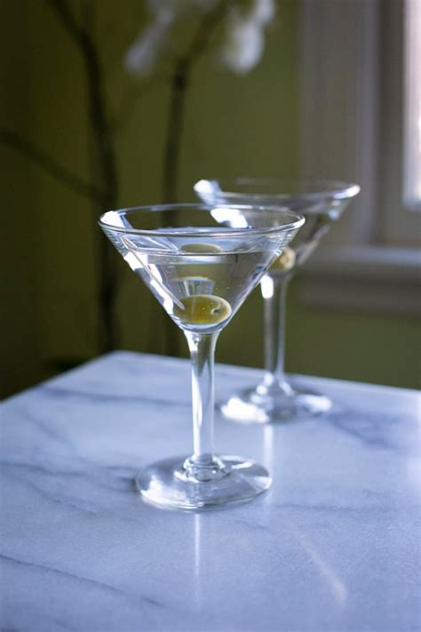 The BEST Dry Gin Martini Recipe! | Feasting At Home