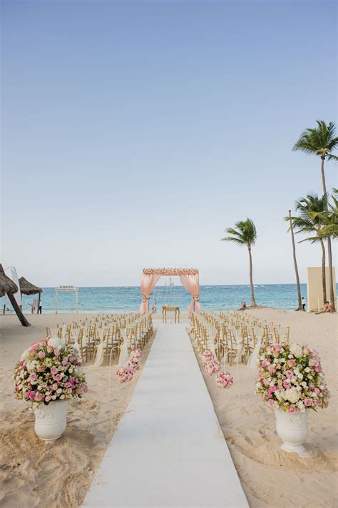 Beach Wedding Venue: 45+ Beautiful Ideas For Wedding At The Beach ...