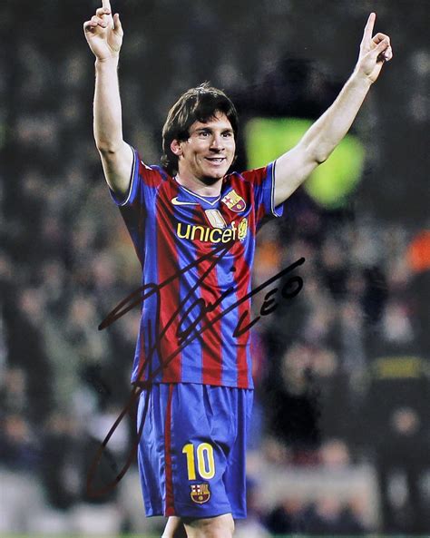 Lot Detail - Lionel Messi Signed 8" x 10" Color Photo (Barcelona)