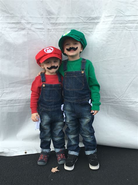 Brother DIY Mario and Luigi Costume | Halloween costumes kids boys, Boy ...