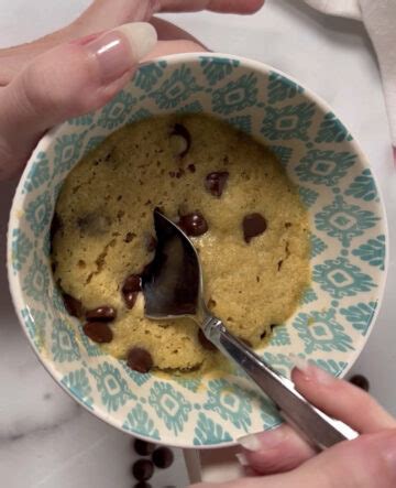 Microwave Chocolate Chip Cookie in a Mug Recipe - Mom Loves Baking